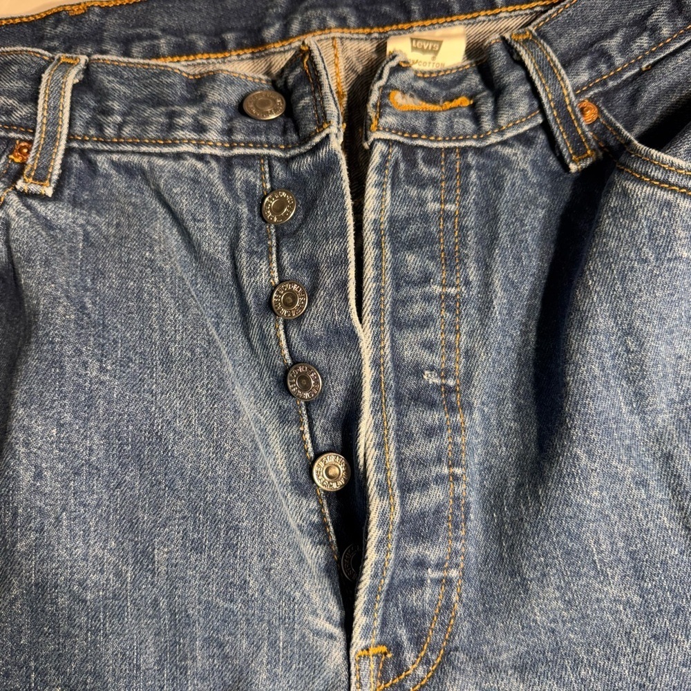 Vintage Levi’s 100% Cotton Jeans – Made in Dominican Republic (W38 L32) - Picture 4 of 12